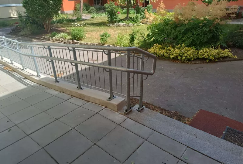 foto -  nájezdová rampa 