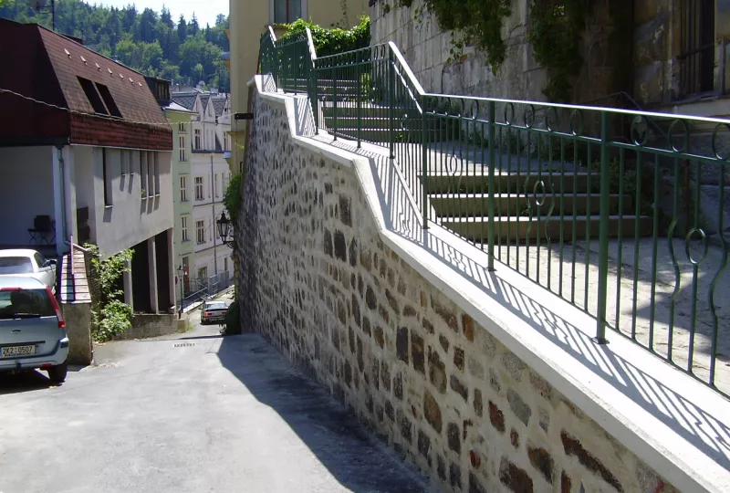 Rekonstrukce a dostavba opěrných zdí a svahů v k. ú. Karlovy Vary