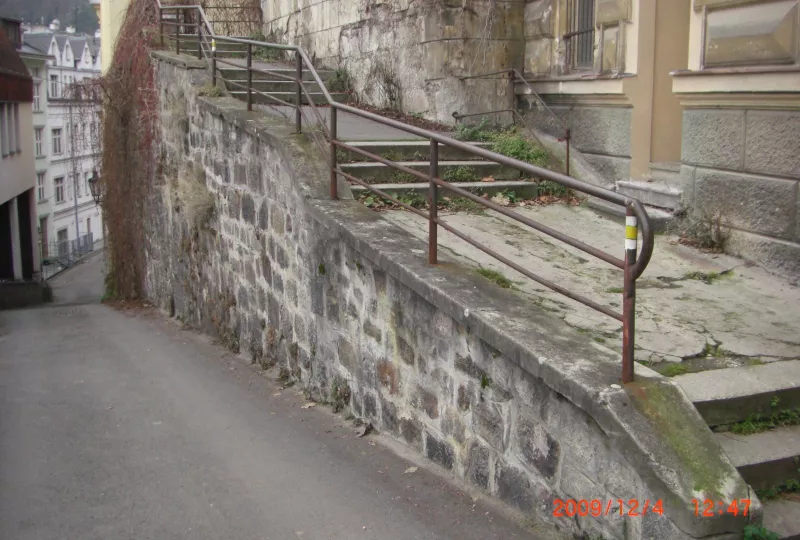 Rekonstrukce a dostavba opěrných zdí a svahů v k. ú. Karlovy Vary