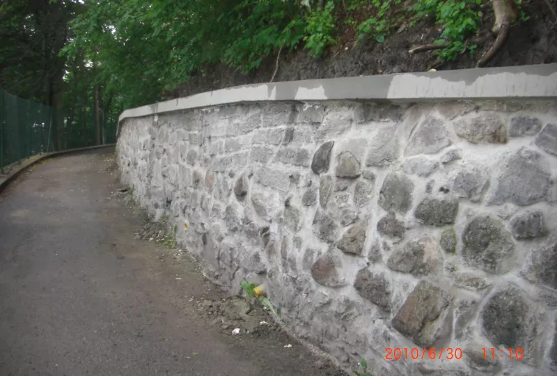 Rekonstrukce a dostavba opěrných zdí a svahů v k. ú. Karlovy Vary