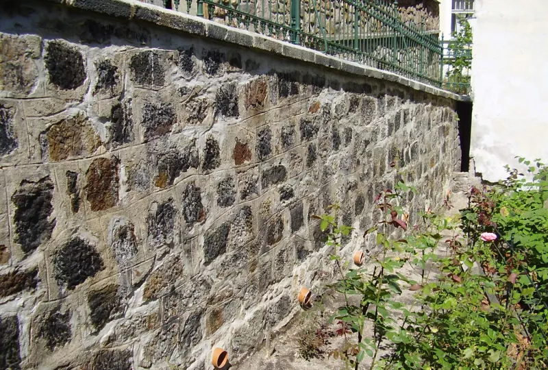 Rekonstrukce a dostavba opěrných zdí a svahů v k. ú. Karlovy Vary