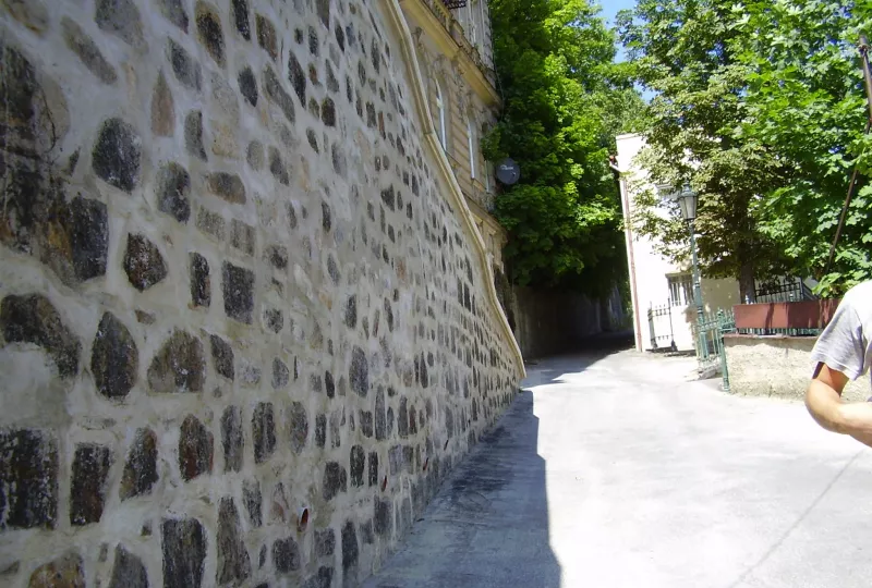 Rekonstrukce a dostavba opěrných zdí a svahů v k. ú. Karlovy Vary