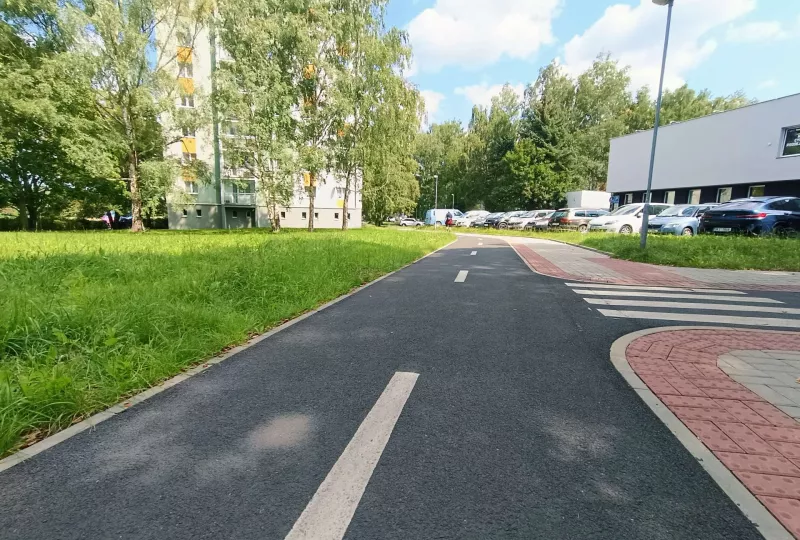 Cyklotrasa B4 a křižovatka ul. Západní a Šumavská