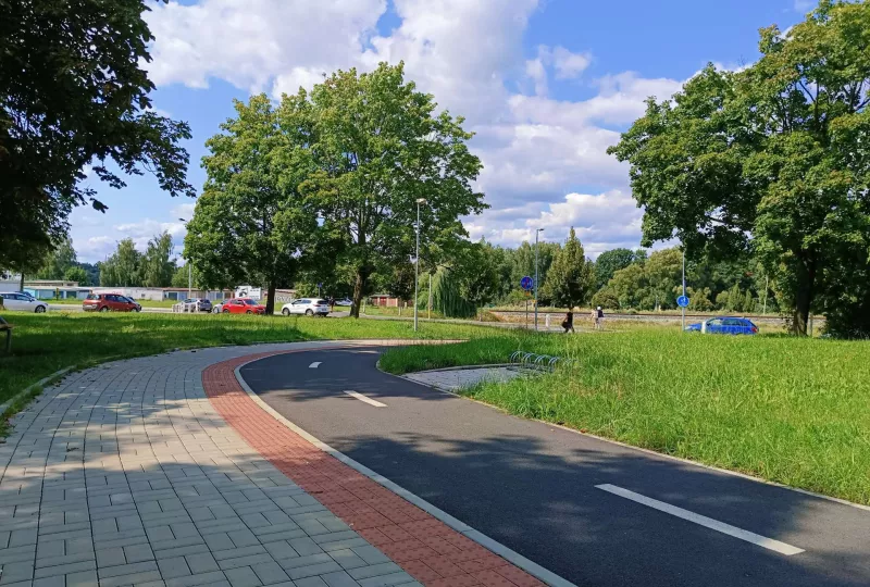 Cyklotrasa B4 a křižovatka ul. Západní a Šumavská
