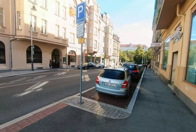 Karlovy Vary - Úpravy nástupních prostor a komunikací u Tržnice